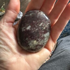 Elegant Purple Stone Accent